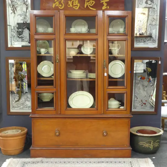 LG GLAZED CABINET 1380x475x1950mm