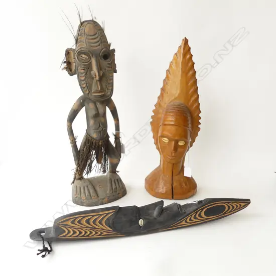 2 PNG STANDING WOOD CARVINGS H500MM & WALL MASK L600MM