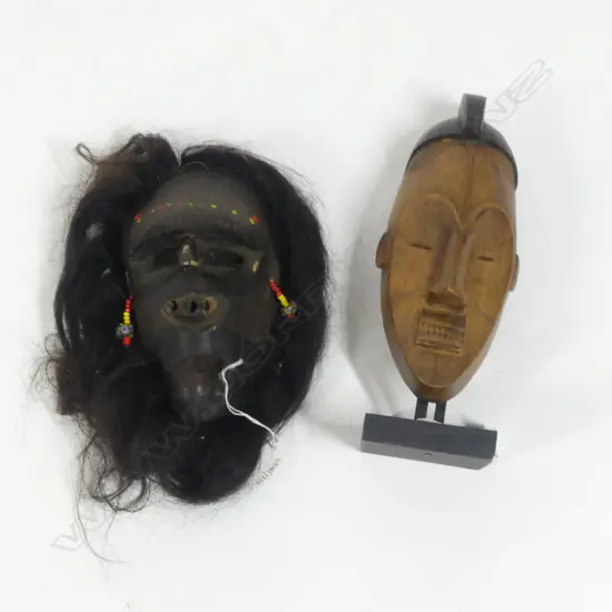 2 AFRICAN FACE MASKS 1 MOUNTED H280MM ONE WITH HUMAN HAIR  H200MM