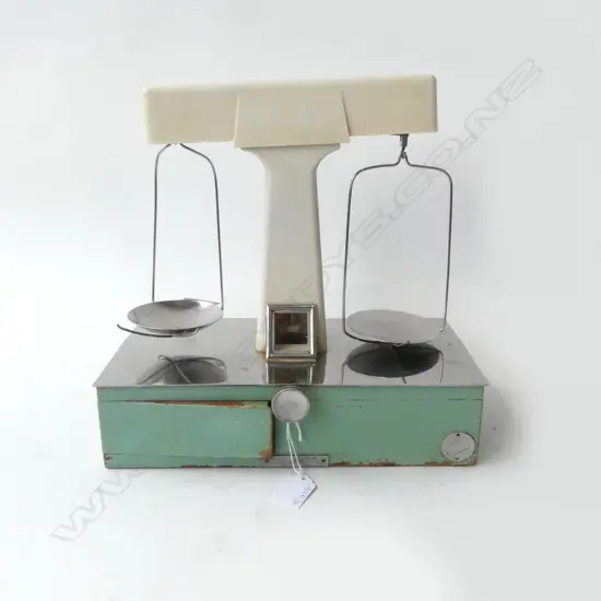 VINTAGE SCALES 290x150x290mm