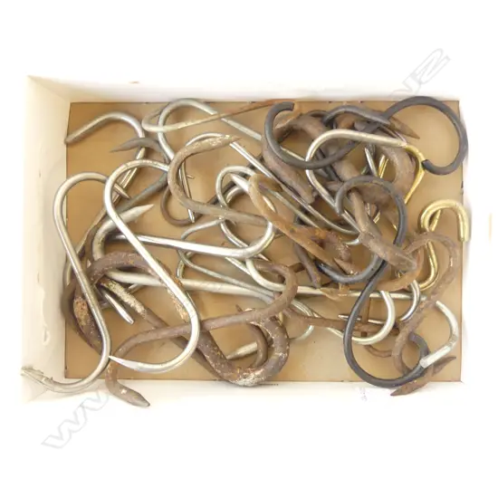 COLLECTION OF 33 ‘BUTCHERS’ HOOKS OR ‘S’ HOOKS – CAST IRON, STAINLESS STEEL & BRASS