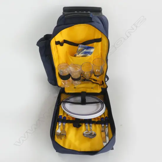 BLUE CANVAS BACK PACK w. PICNIC SET INSIDE