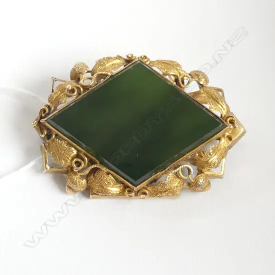 19thC GILDED GOLD & POUNAMU BROOCH sculpted leaf frame diamond panel