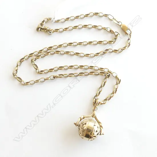 9ct YELLOW GOLD SPINNER FOB ON CHAIN NECKLACE L.280mm. 11.6gms