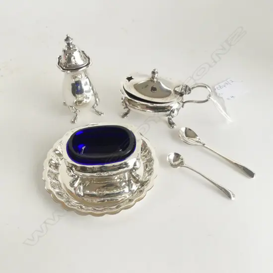 4 PCES STG SILVER, 2 SALTS, PEPPERETTE, DISH 85mm dia 145gms