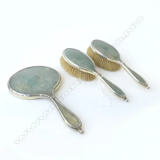 STG SILVER & SHAGREEN PAIR BRUSHES & HANDMIRROR (NO GLASS) LONDON 1925, L.235MM-260MM
