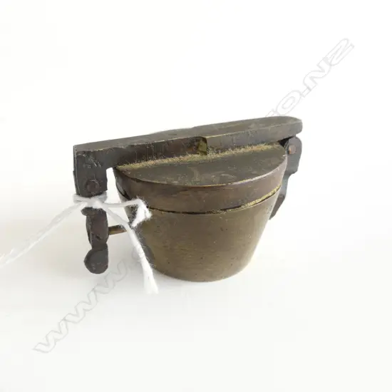 SET SMALL OLD BUKET WEIGHTS case + 3 nesting weights inside