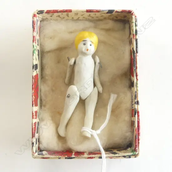 CARL HORN Miniature BISQUE DOLL for a dolls house. Jointed limbs. H.55mm