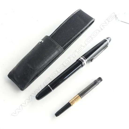 MONTBLANC MEISTERSTRUCK BLACK FOUNTAIN PEN 14ct nib