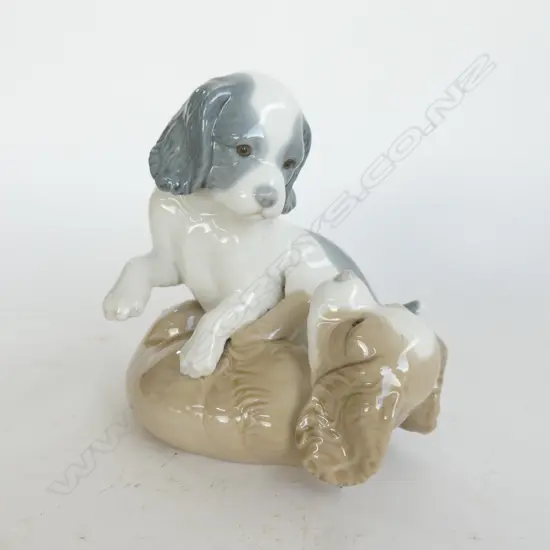 NAO PLAYING PUPPIES H.135mm