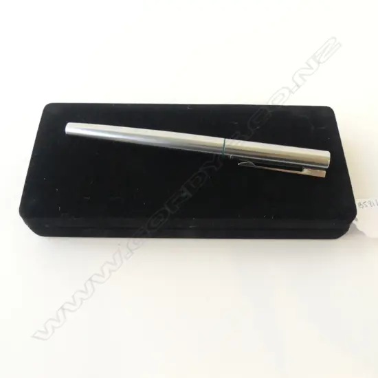 VINTAGE WATERMAN FRANCE FOUNTAIN PEN UNUSED IN BOX WITH LABEL