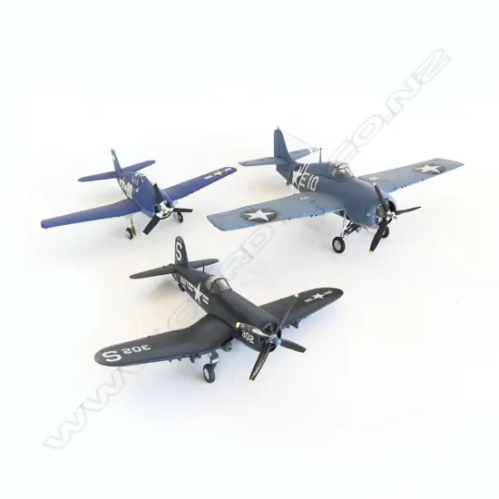 3 MODEL PLANES W.360mm