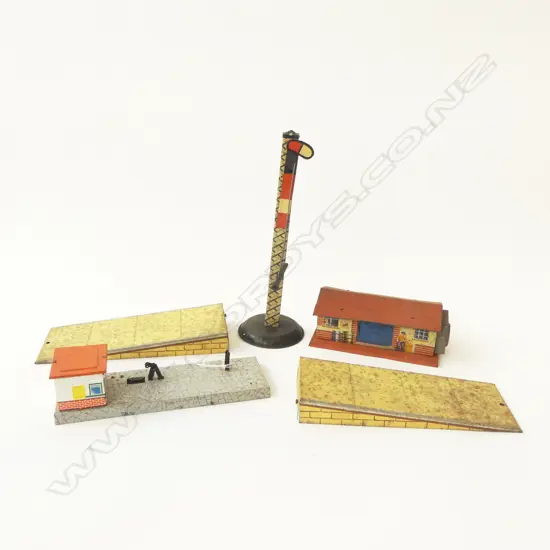 HORNBY ENGLAND BY MECCANO TINPLATE RAILWAY SIGNAL & JOINING PLATFORM, & WEST GERMANY RAILWAY STATION AND BEER FACTORY,