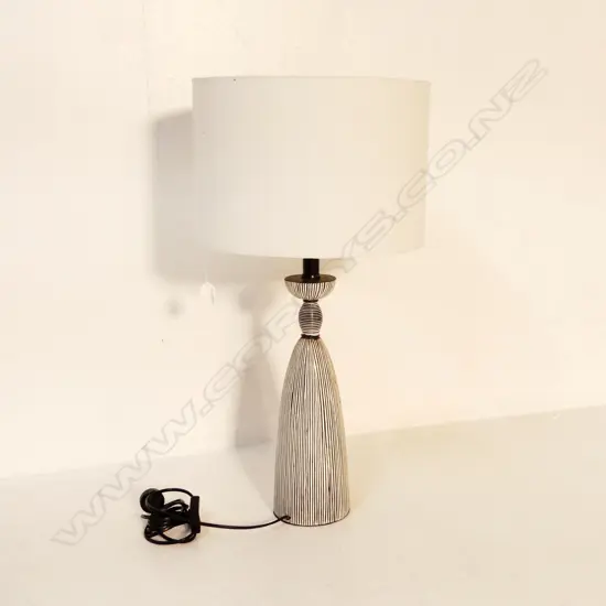 MODERN TABLE LAMP H.685mm