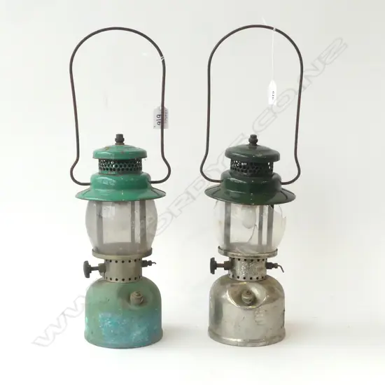 2 COLEMANS VINTAGE TILLY LAMPS 1 with cracked glass