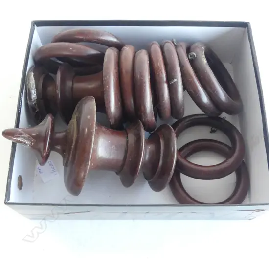 LG MAHOGANY CURTAIN RAIL L.1840mm incl. turned ends & 10 HOOPS