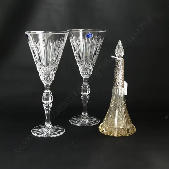 PR CRYSTAL WINE GLASSES H.235mm + STG CAPPED PERFUME BOTTLE H.215mm
