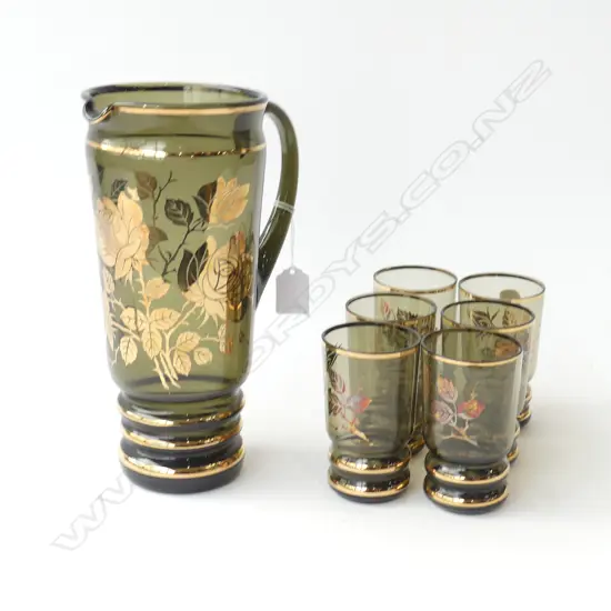 7 PCE RETRO BLACK & GOLD DRINK SET; JUG H.260mm + 6 GLASSES