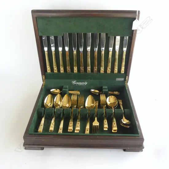 CUTLERY CANTEEN w. 6 PLACE GOLD PLATED COMMUNITY 'CORONATION' PATTERN SET