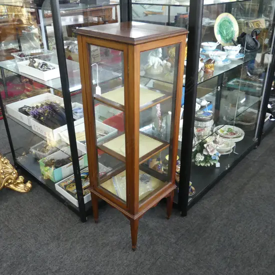 DISPLAY CABINET 330x325x1020mm