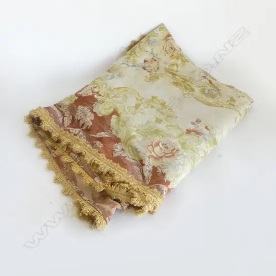 LG ORNATE SINGE BED / TABLE COVER