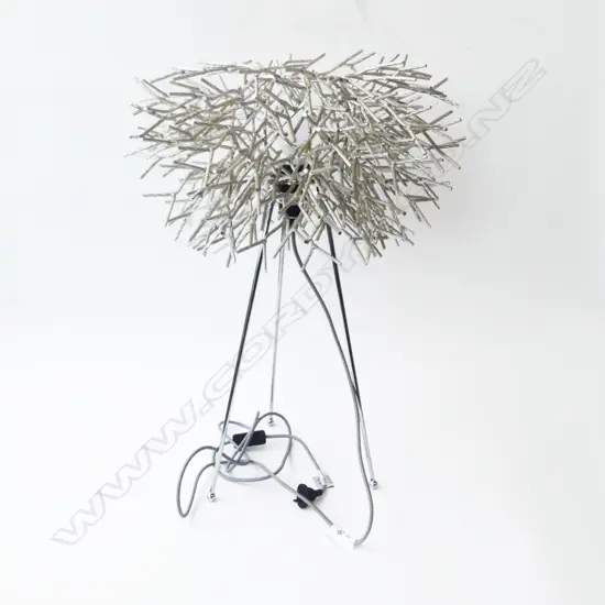CONTEMPORARY METAL TWIG LAMP, ON TRIPOD LEGS, H.680mm