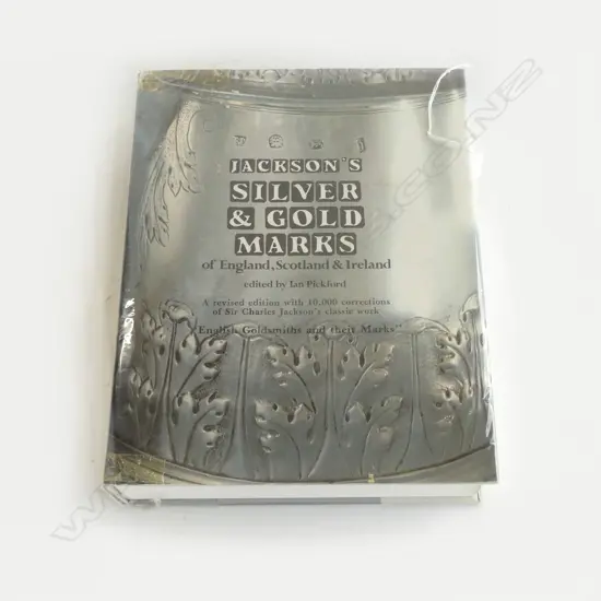 BOOK. JACKSON'S SILVER & GOLD MARKS 1989 edition. Edited by Ian Pickford