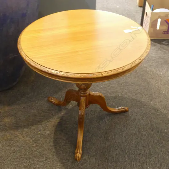 MAHOGANY PEDESTAL SIDE TABLE 610mm dia H.560mm