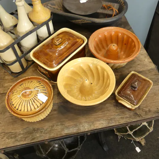 2 CERAMIC MOULDS 230mm dia, 3 LIDDED CONTAINERS W.245mm