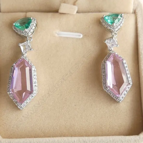 PR GREEN & PINK COSTUME DROP EARRINGS