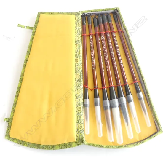 7 CHINESE CALLIGRAPHY BRUSHES, CASED L.330mm