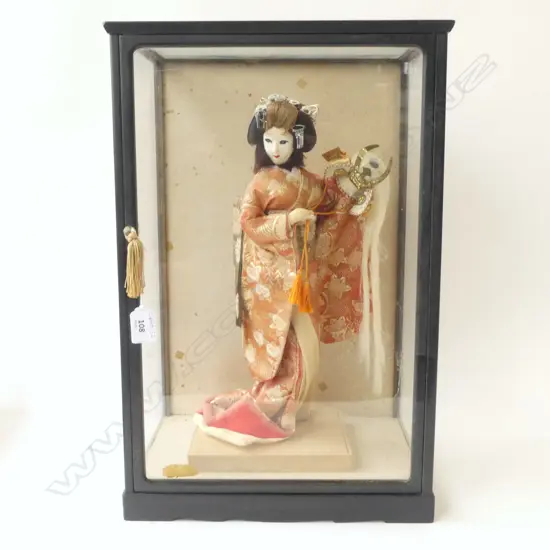JAPANESE DOLL IN CASE (DOOR NEEDS PIN) H.490mm
