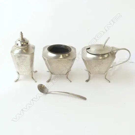 CHINESE STG SILVER 3PC CONDIMENT SET WITH SPOON/GLASS LINERS, STAMPED ‘WAI KEE STERLING SILVER MADE IN HONG KONG’ BAMBOO