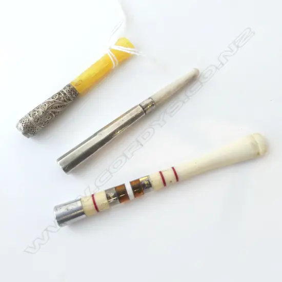 3 CIGARETTE HOLDERS – IVORY & SILVER, ART DECO BONE STRIPED, & SILVER FILIGREE, L.70MM-100MM
