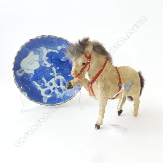 OLD CLOCKWORK MINIC MADE HORSE (ONE HOOF MISSING) 170X50X150mm & CHINESE PORCELAIN BL WH PLATE (CHIPS) HORSES DÉCOR Dia 