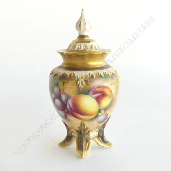 R WORCESTER HAND-PAINTED POT POURRI, 1920s, SIGNED BY ROBERTS, H.130mm