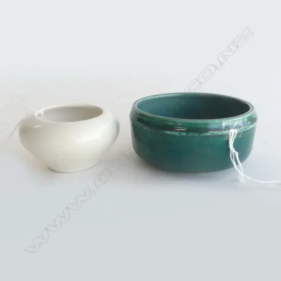 O.C STEPHENS SMALL GREEN BOWL DIA100MM & O.C STEPHENS SMALL WHITE BOWL DIA90MM