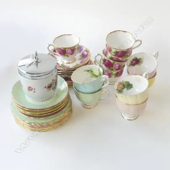 5 ROYAL ALBERT TRIOS, ROSLYN PART SET, R. WORCESTER EGG CODDLER