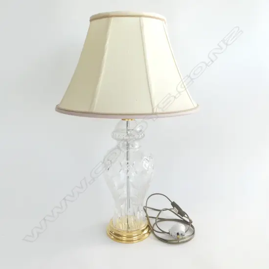 VINTAGE CRYSTAL BASED & GILT METAL TABLE LAMP with shade H.640mm