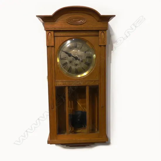BLONDE OAK REGULATOR WALL CLOCK ‘DRP WESTMINSTER HARLEN & SONS G.B’, PENDULUM & KEY, H. 800mm
