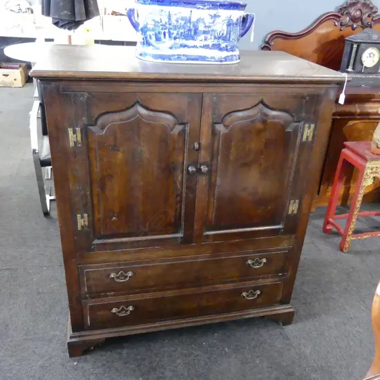 GEORGIAN STYLE OAK CABINET 1050x570x1190mm