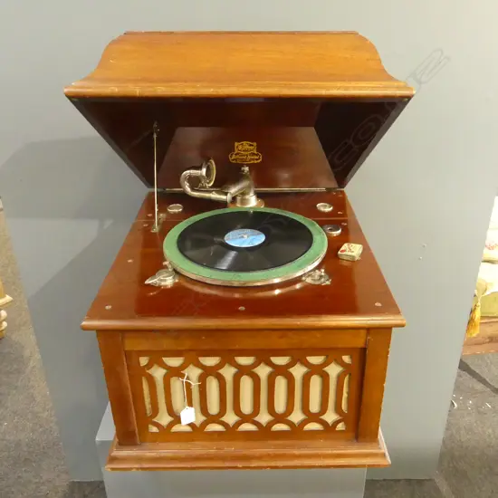 LG WOODEN TABLETOP GRAMAPHONE ’MELOTONE’ BRAND, WORKING ORDER CRANKHANDLE needle tin, 470 x 540 x 470mm