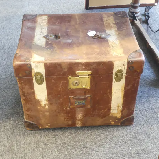 1930’s UK PUKKA LUGGAGE CO. TRAVEL TRUNK CANVAS & LEATHER EXCLUSIVE TO HARRODS & ARMY STORE LONDON - HANDLE MISSING, W.4