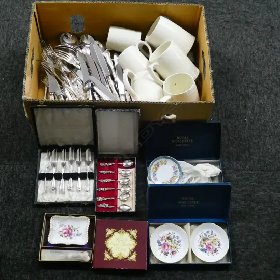 6 WEDGWOOD KEITH MURRAY MUGS, RODD CUTLERY, ETC