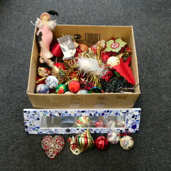 XMAS DECORATIONS ETC