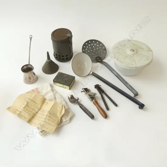 BOX OF KITCHENALIA INCL. FLINT LIGHTER, CANNETTE STOVE DUNEDIN, ENAMEL WARE, QUICK COOKER (A/F), FUNNEL ETC