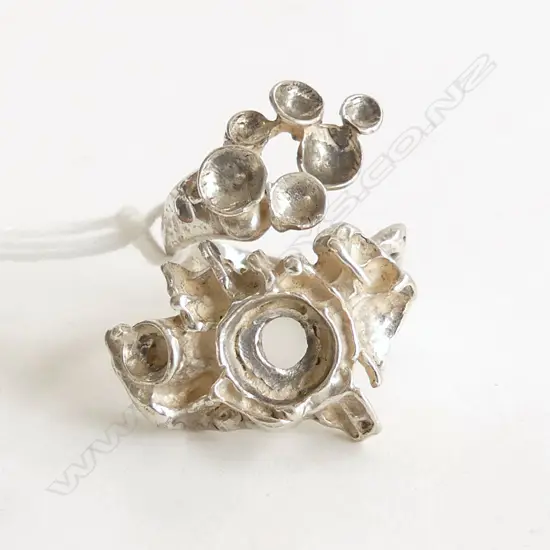 NORWEGIAN MODERNIST STERLING SILVER RING 11.6gms CRACK TO BACK OF STEM