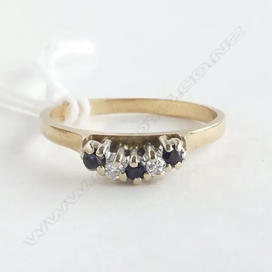**RTV** 9ct SAPPHIRE & DIAMOND RING DIA=0.08ct 1.7gm  SIZE N