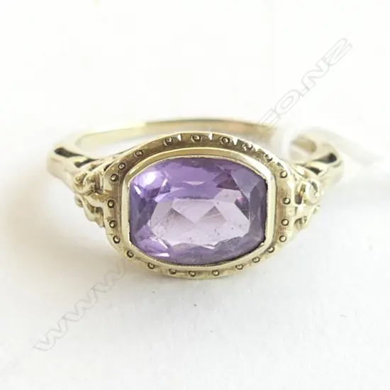 14CT AMETHYST RING WITH FILLIGREE SIDES 4.0gms SIZE P