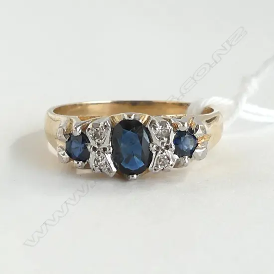 9CT GOLD SAPPHIRE AND DIAMOND RING 3.26gms SIZE  O 1/2